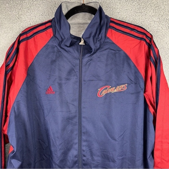 Adidas Jacket Mens Large Red Blue Cleveland Cavaliers Bomber Raglan Sleeve Y2K - Picture 4 of 9